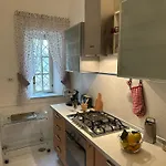 Derah Ari- Via Carlo Poerio,98 Appartement Naples