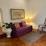 Derah Ari- Via Carlo Poerio,98 Naples