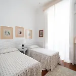Appartement Derah Ari- Via Carlo Poerio,98