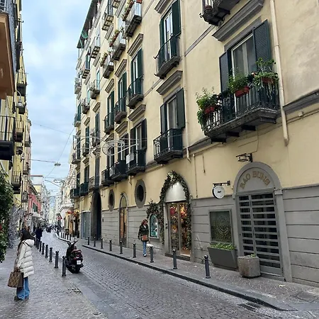 Appartement Derah Ari- Via Carlo Poerio,98 Naples